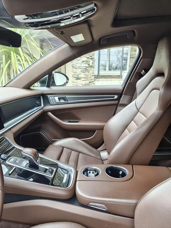 Usata Porsche Panamera 4 E-Hybrid Platinum Edition 330 CV (242 kW) 2022 Argento Utilitaria