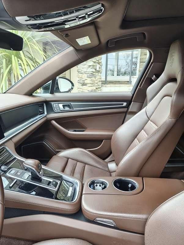 Usata Porsche Panamera Platinum Edition 330 CV (242 kW) 2022 Argento Berlina