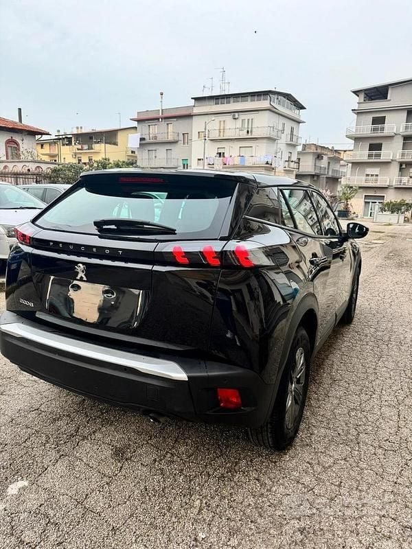 Usata Peugeot 2008 Allure 131 CV (96 kW) 2022 Nero SUV