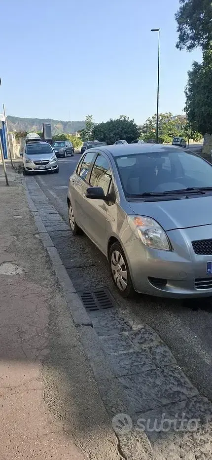 Usata Toyota Yaris 90 CV (66 kW) 2008 Grigio Utilitaria