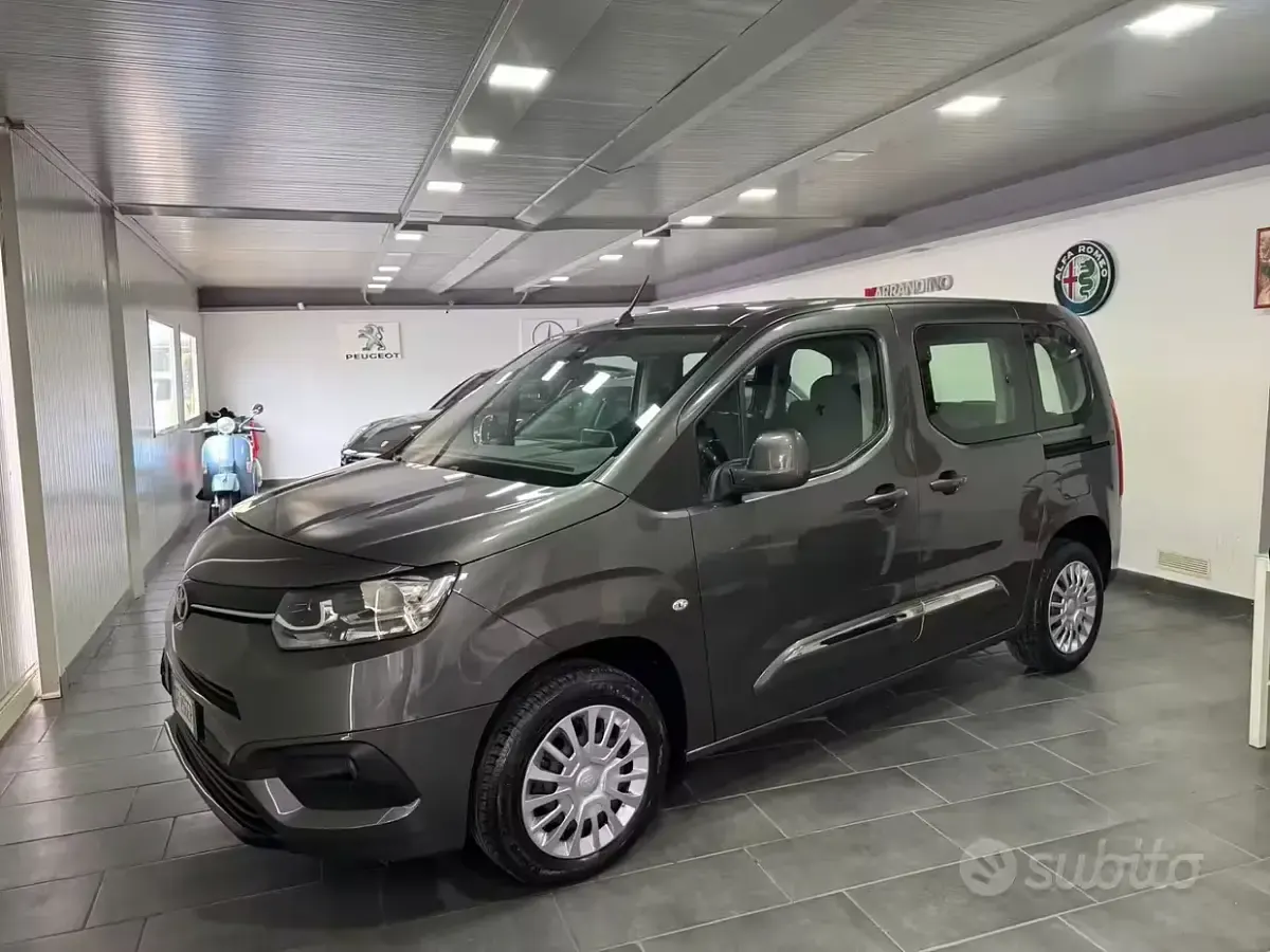 Usata Toyota Proace Verso City 101 CV (74 kW) 2021 Grigio Station wagon