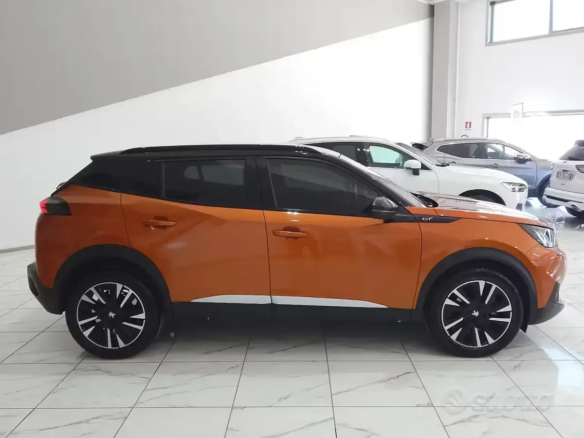 Usata Peugeot 2008 GT 131 CV (96 kW) 2021 Arancione SUV