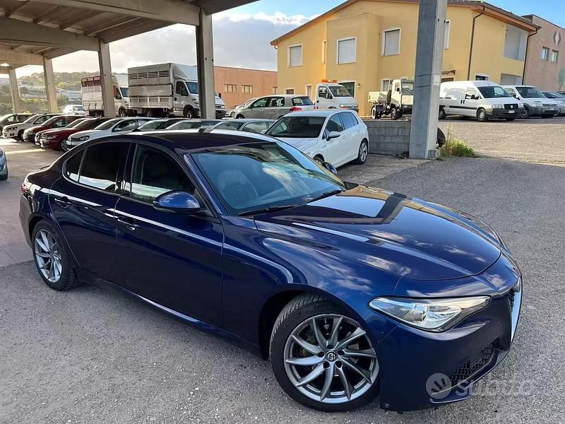 Usata Alfa Romeo Giulia 150 CV (110 kW) 2017 Blu Berlina