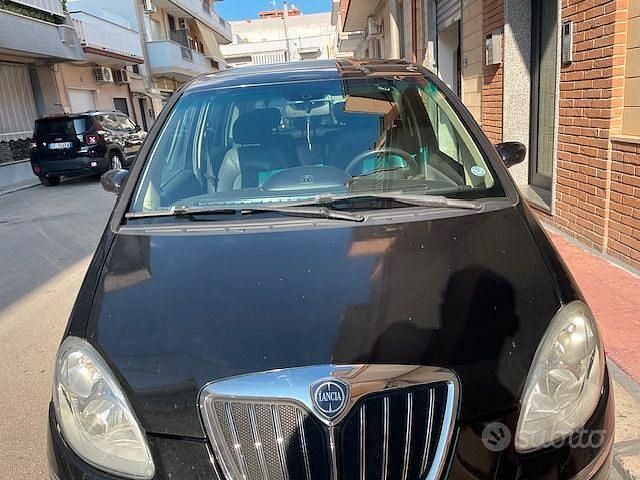 Usata Lancia Musa 90 CV (66 kW) 2008 Nero Monovolume