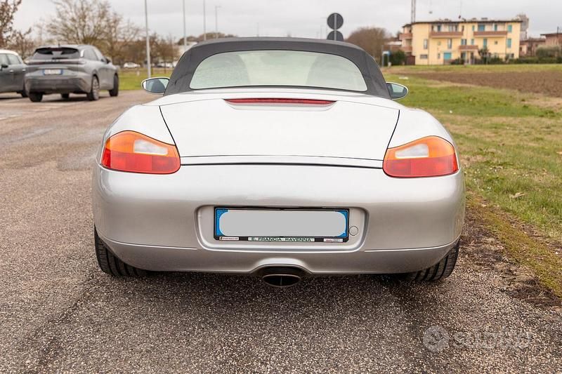 Usata Porsche Boxster 220 CV (161 kW) 1999 Grigio Cabrio
