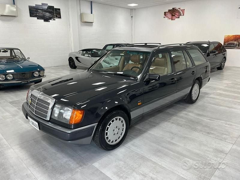 Usata Mercedes 200 Edition 122 CV (89 kW) 1989 Grigio Station wagon