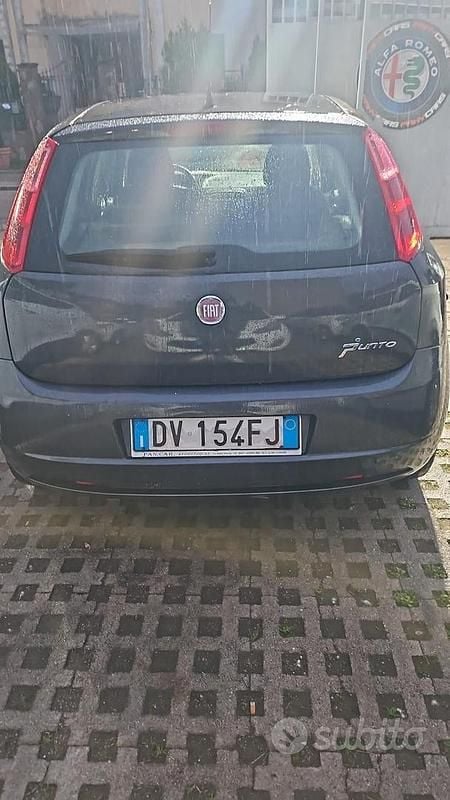 Usado Fiat Grande Punto 65 HP (47 kW) 2009 Preto Citadino