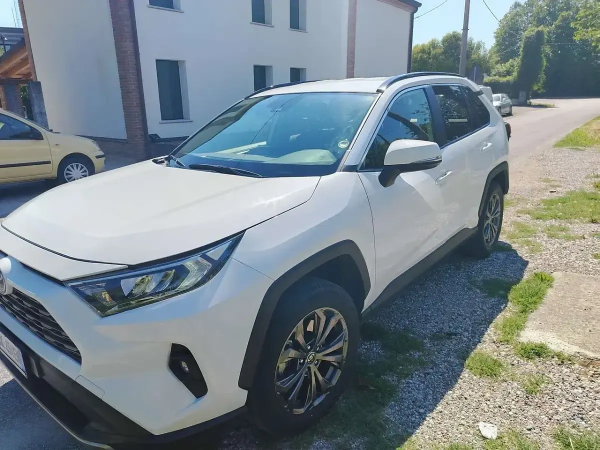 Usata Toyota RAV4 Hybrid Style 185 CV (136 kW) 2022 Other SUV