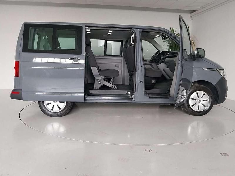 Usata VW Caravelle Trendline 150 CV (110 kW) 2023 Grigio Furgone