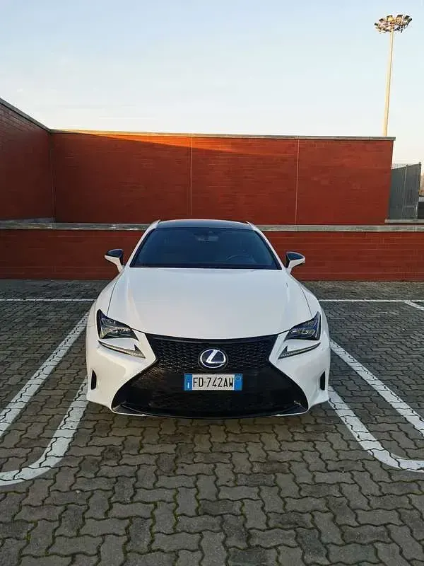Usata Lexus RC300h Sport Line 181 CV (133 kW) 2016 Bianco Coupé