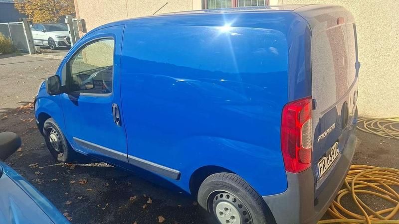 Blu/azzurro Usata 2018 Fiat Fiorino Furgone | 7000 € (Buon prezzo) - Immagine 1/4