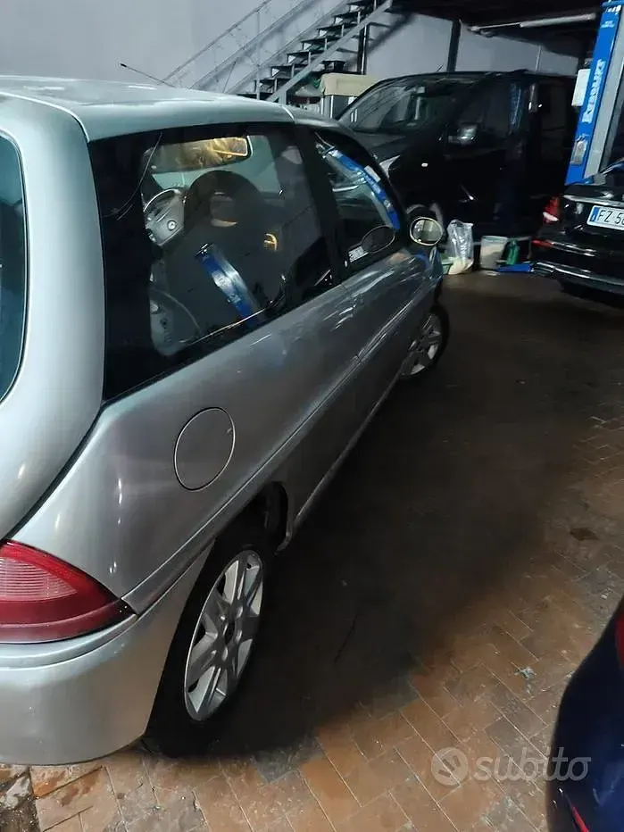 Usata Lancia Ypsilon 60 CV (44 kW) 2003 Grigio Utilitaria