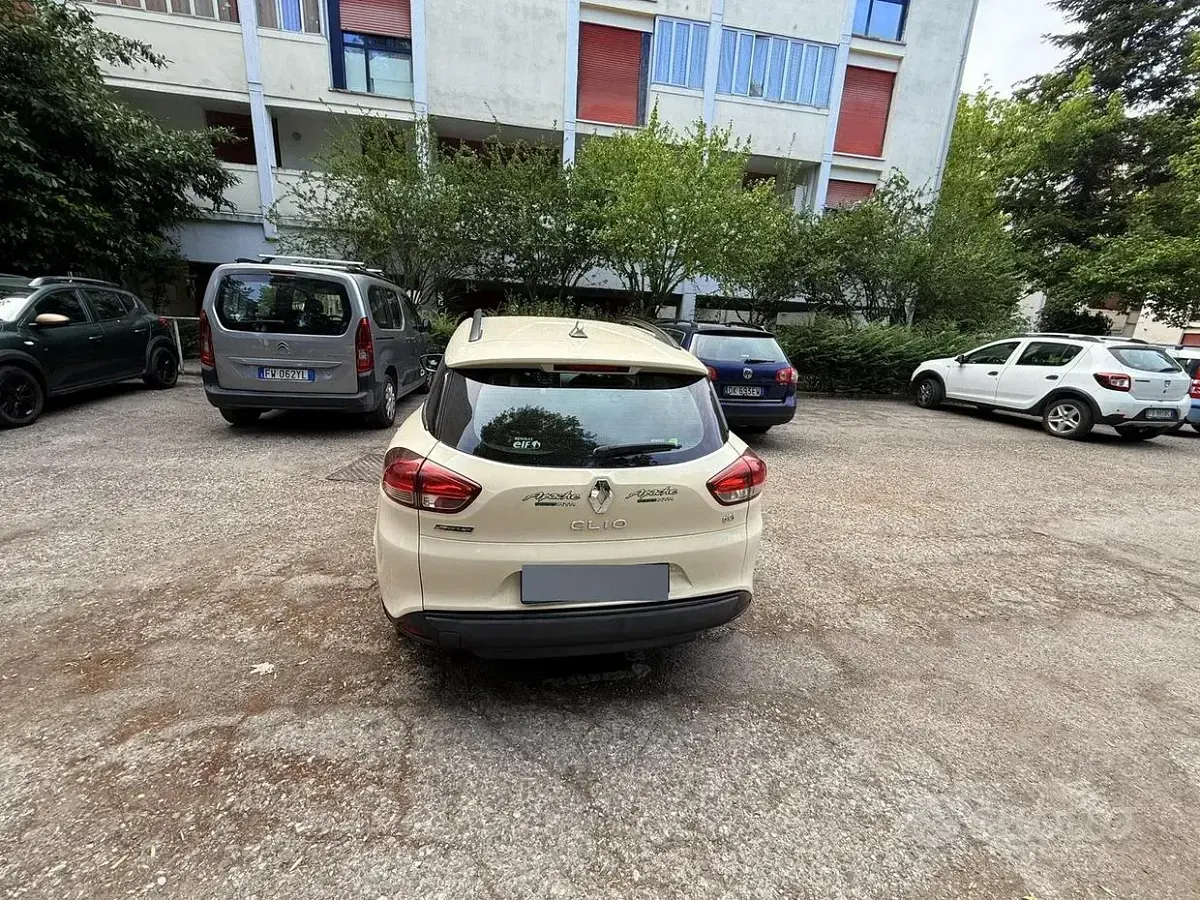 Usata Renault Clio 75 CV (55 kW) 2016 Bianco Station wagon