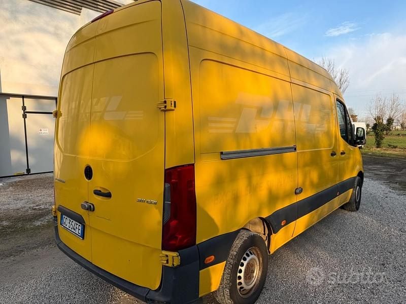 Usata Mercedes Sprinter 142 CV (104 kW) 2021 Giallo Furgone