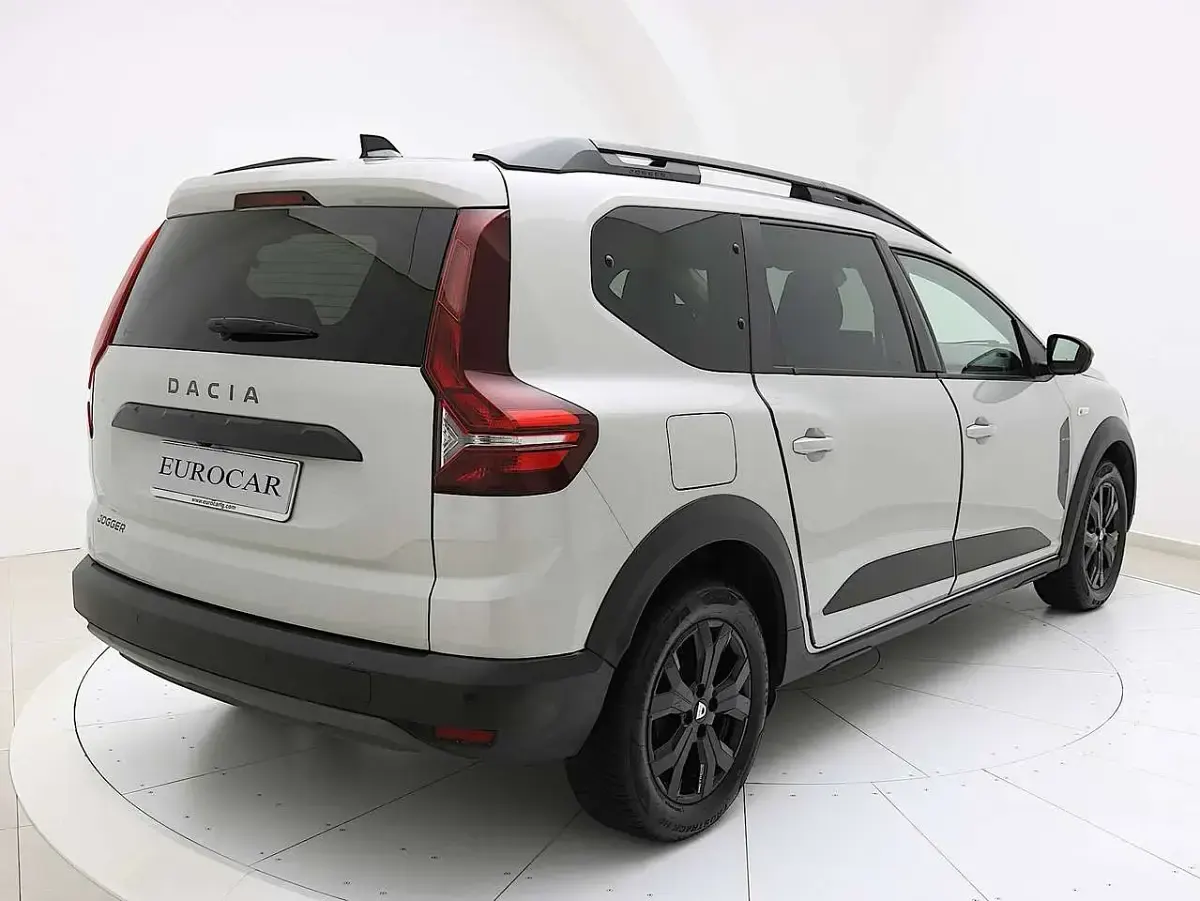 Usata Dacia Jogger Extreme 101 CV (74 kW) 2022 Argento Monovolume