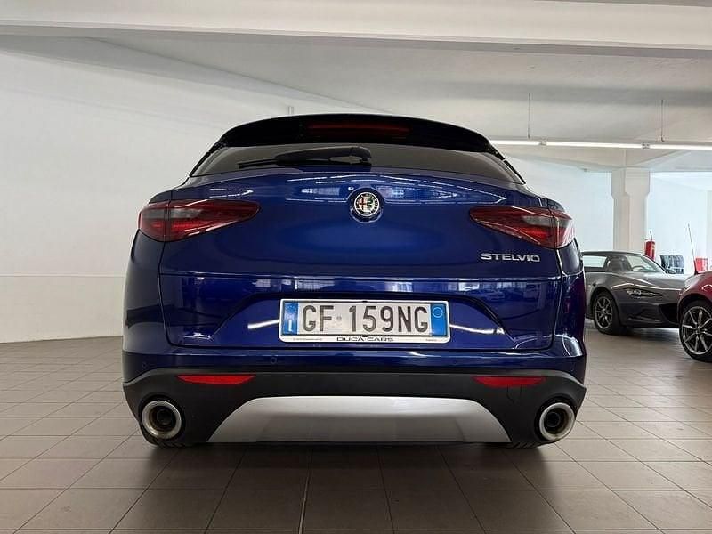 Usata Alfa Romeo Stelvio Business 160 CV (117 kW) 2021 Blu/azzurro SUV
