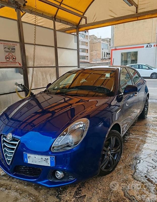Usata Alfa Romeo Giulietta 105 CV (77 kW) 2015 Blu Utilitaria