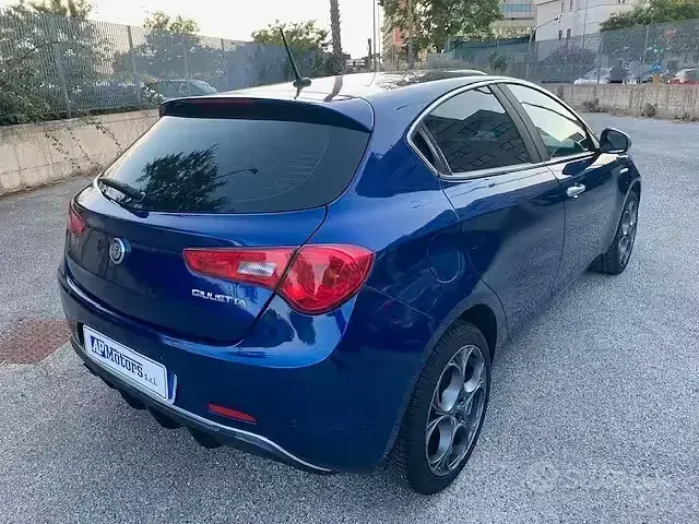 Usata Alfa Romeo Giulietta Super 120 CV (88 kW) 2019 Azzurro Utilitaria