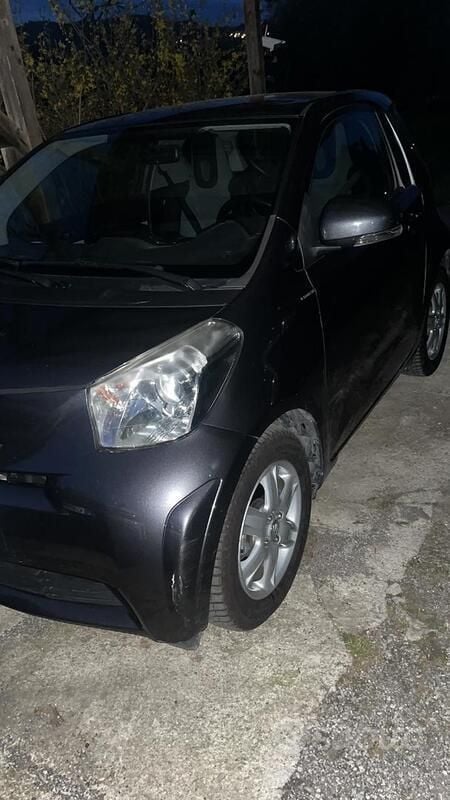Usata Toyota iQ 68 CV (50 kW) 2013 Grigio Utilitaria