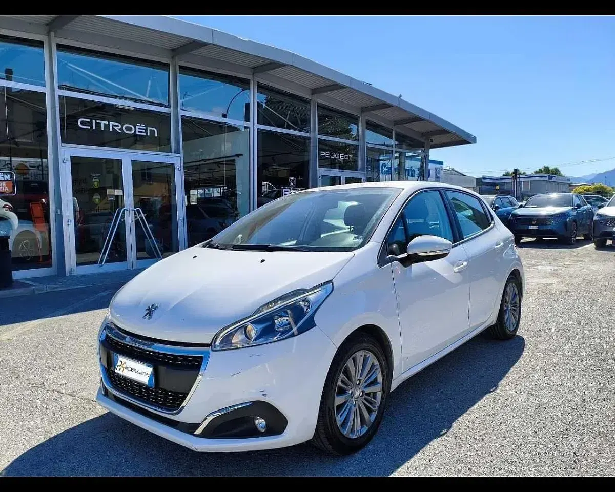 Usata Peugeot 208 Active 82 CV (60 kW) 2017 Utilitaria