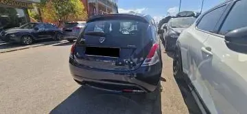 Usata Lancia Ypsilon Silver 69 CV (50 kW) 2016 Blu Utilitaria