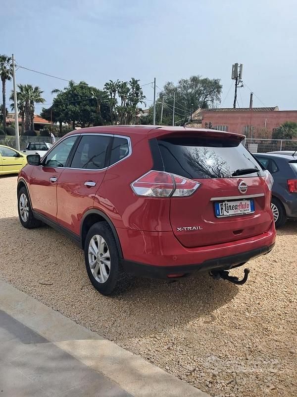 Usata Nissan X-Trail Style Edition 131 CV (96 kW) 2017 Rosso SUV