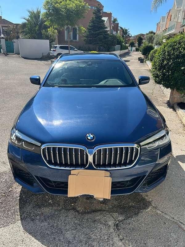 Blu/azzurro Usata 2020 BMW 518 M Sport Station wagon | 30.800 € (Cara) - Immagine 1/4