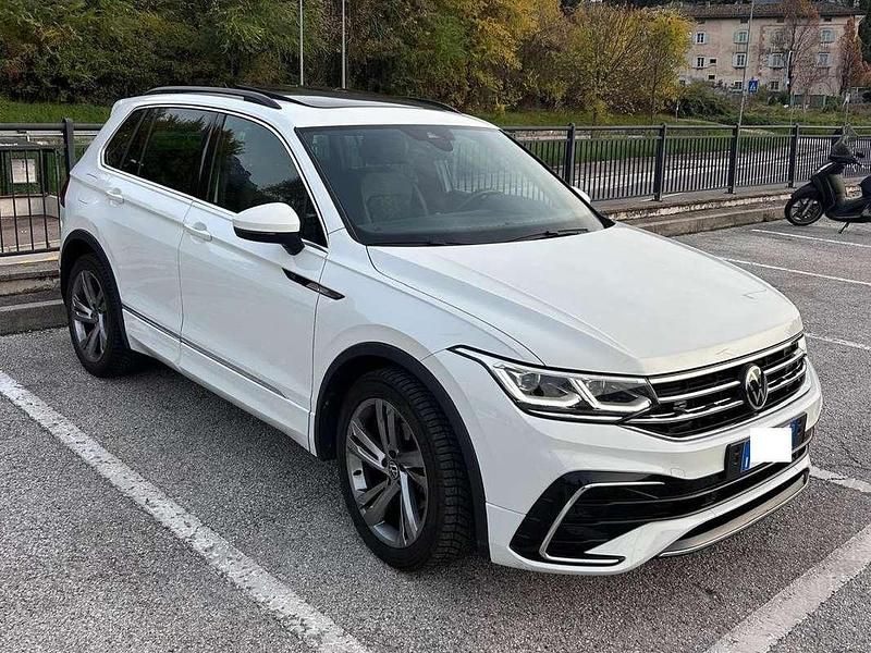 Usata VW Tiguan R-line 150 CV (110 kW) 2022 Bianco SUV