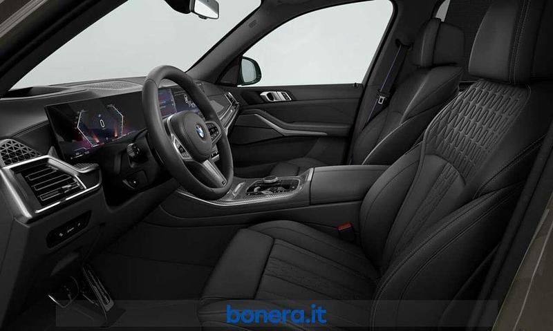 Nuova BMW X5 M Sport 298 CV (219 kW) 2026 Manhattan metallic SUV