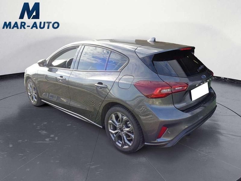 Käytetty Ford Focus ST-Line 125 HP (91 kW) 2024 Harmaa Viistoperä