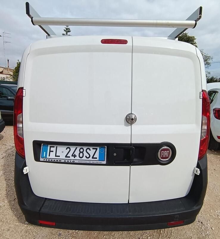 Usata Fiat Doblò 105 CV (77 kW) 2017 Bianco Monovolume