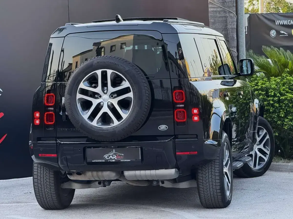 Usata Land Rover Defender HSE Dynamic 249 CV (183 kW) 2022 Santorini black SUV