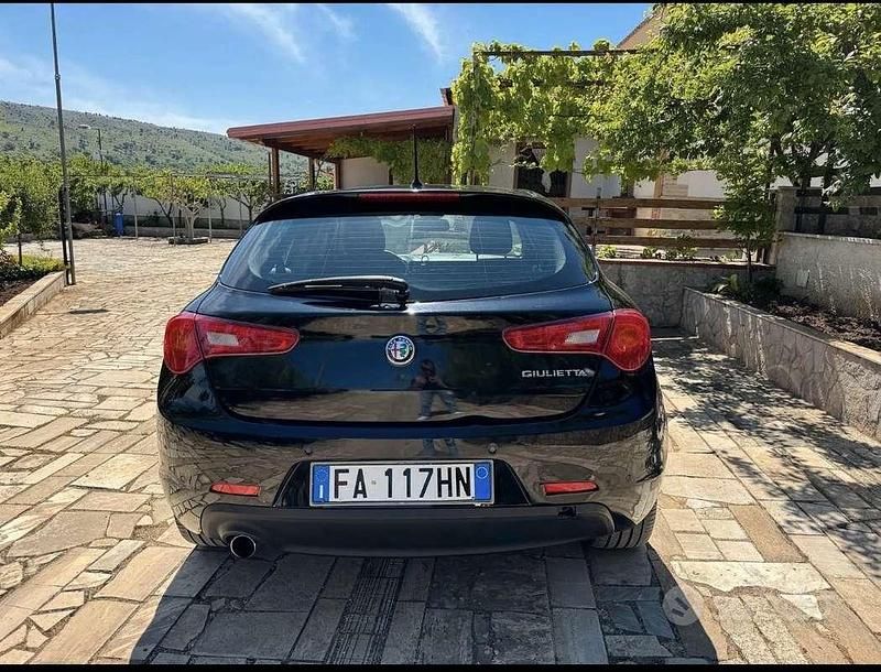 Usata Alfa Romeo Giulietta Business 120 CV (88 kW) 2015 Nero Berlina