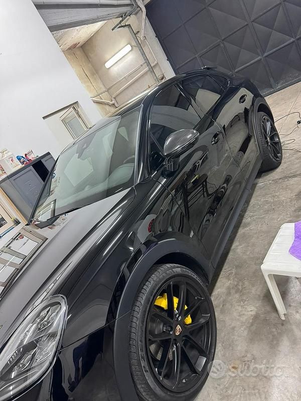 Usata Porsche Cayenne 2021 Nero SUV