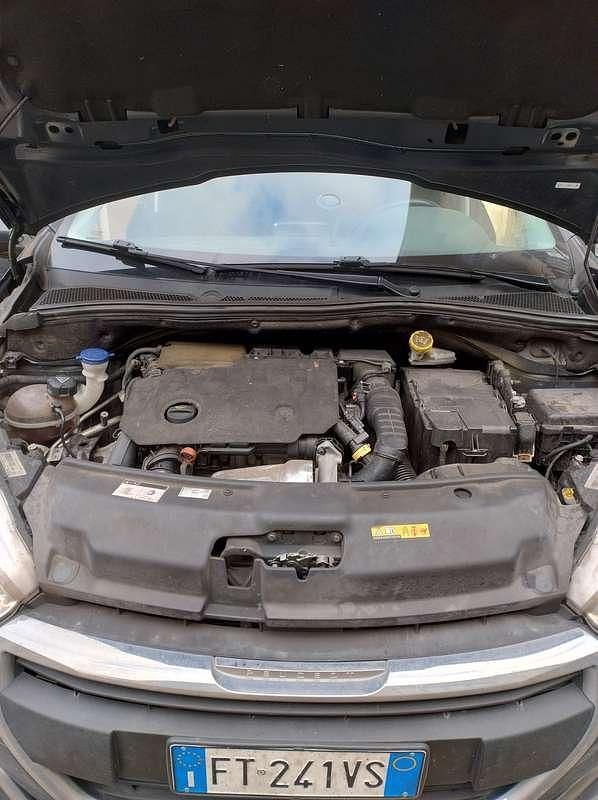 Usata Peugeot 208 Active 102 CV (75 kW) 2018 Grigio Utilitaria