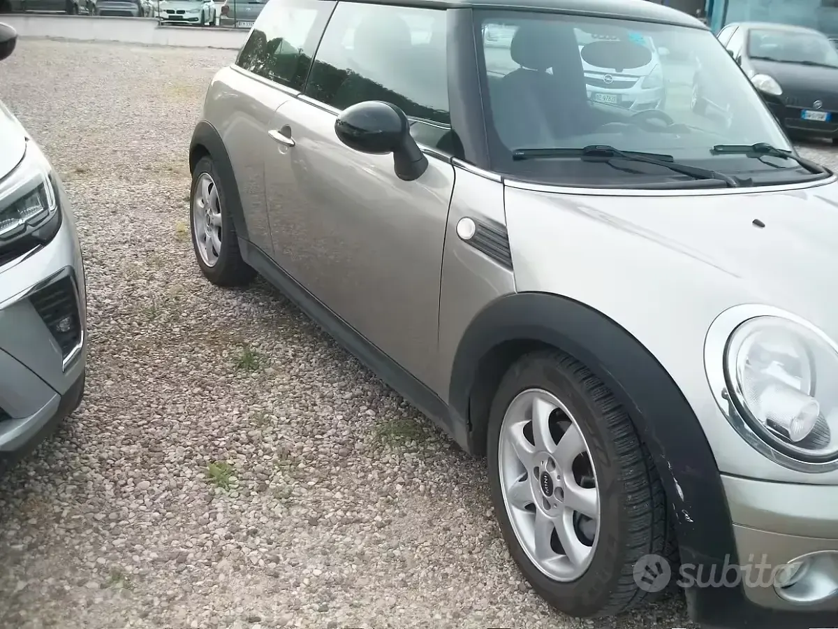 Usata Mini Cooper Chili 120 CV (88 kW) 2007 Marrone Utilitaria