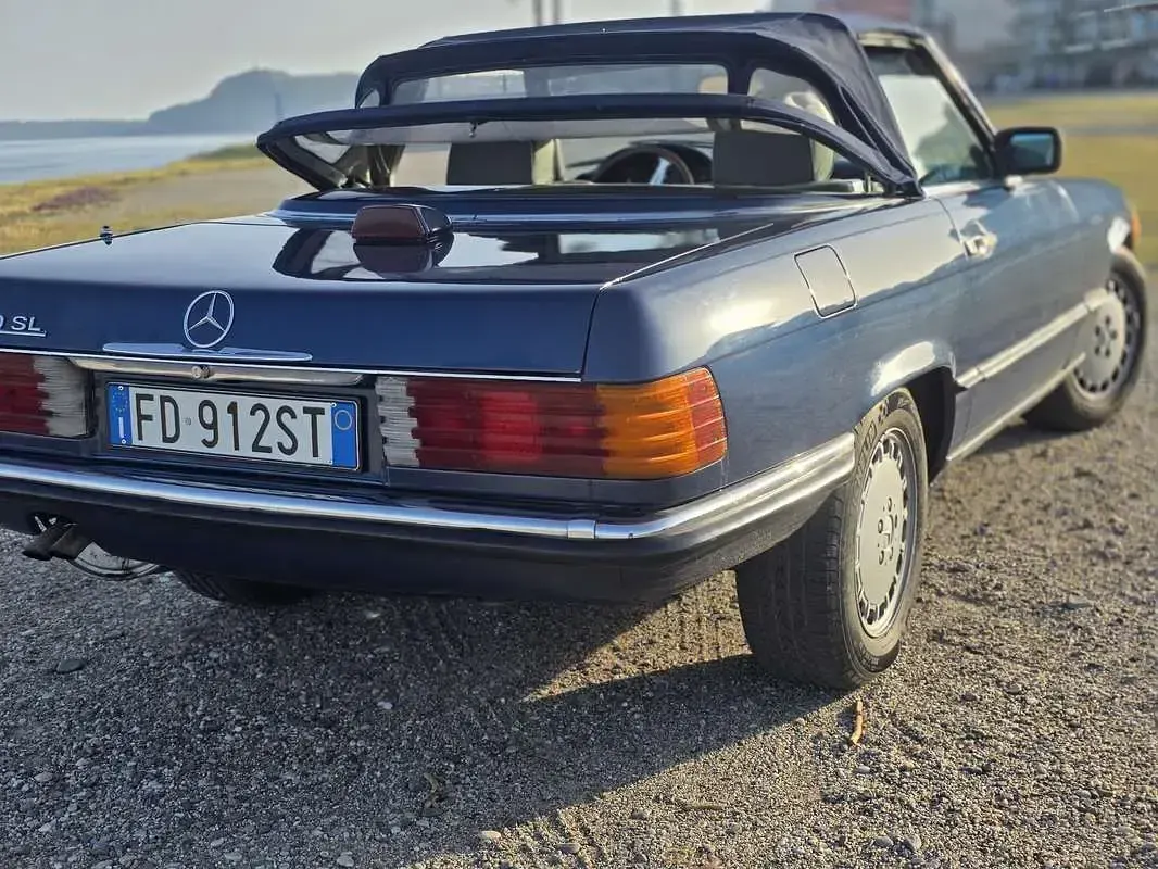 Usata Mercedes SL300 188 CV (138 kW) 1986 Blu/azzurro Cabrio
