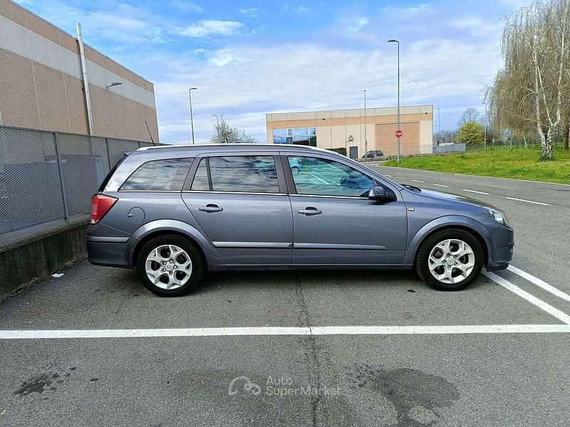 Usata Opel Astra Cosmo 105 CV (77 kW) 2005 Other Station wagon