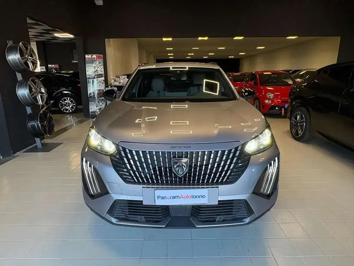 Usata Peugeot 2008 S 131 CV (96 kW) 2025 Grigio SUV