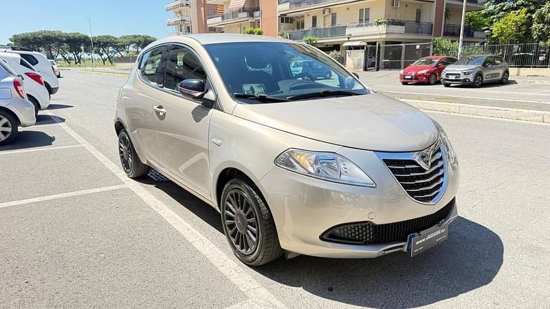Gebraucht Lancia Ypsilon S 69 PS (50 kW) 2014 Gold Kleinwagen