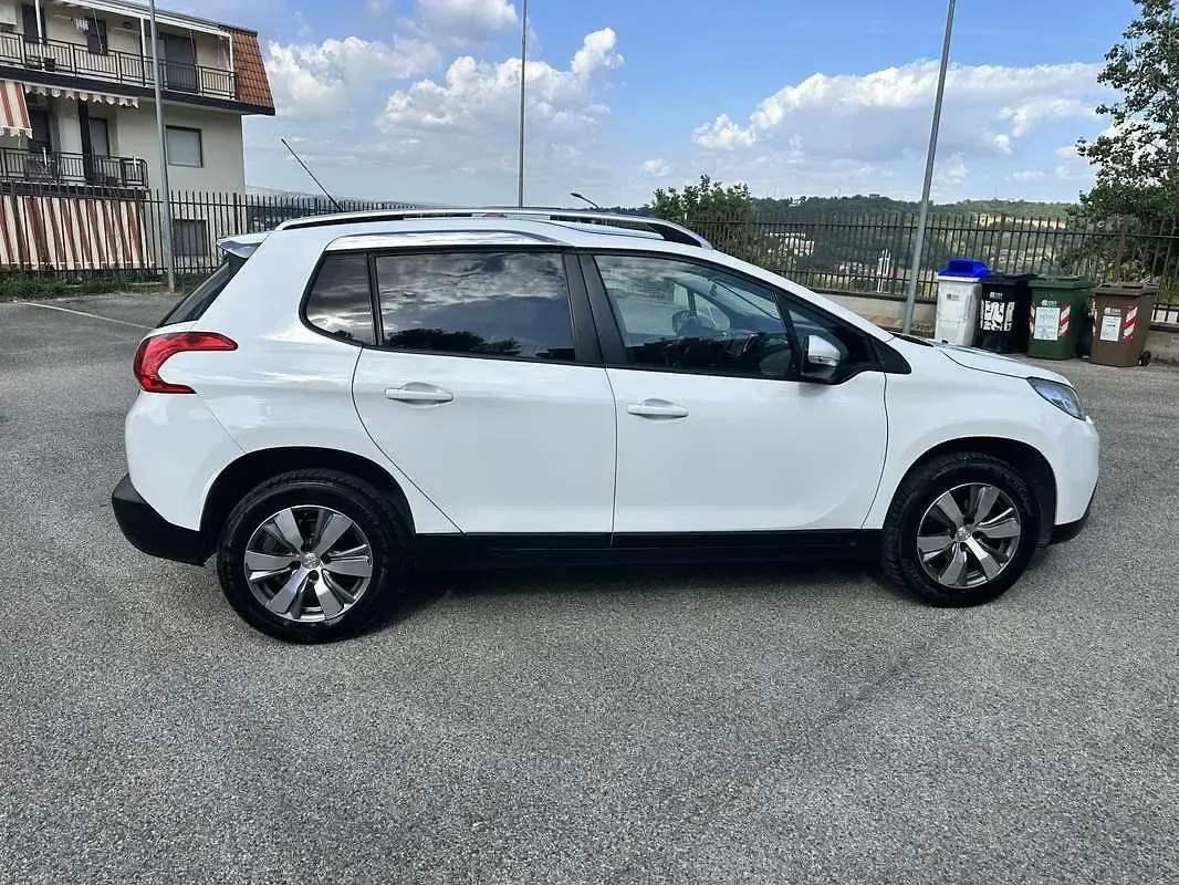 Usata Peugeot 2008 Active 75 CV (55 kW) 2016 Bianco SUV