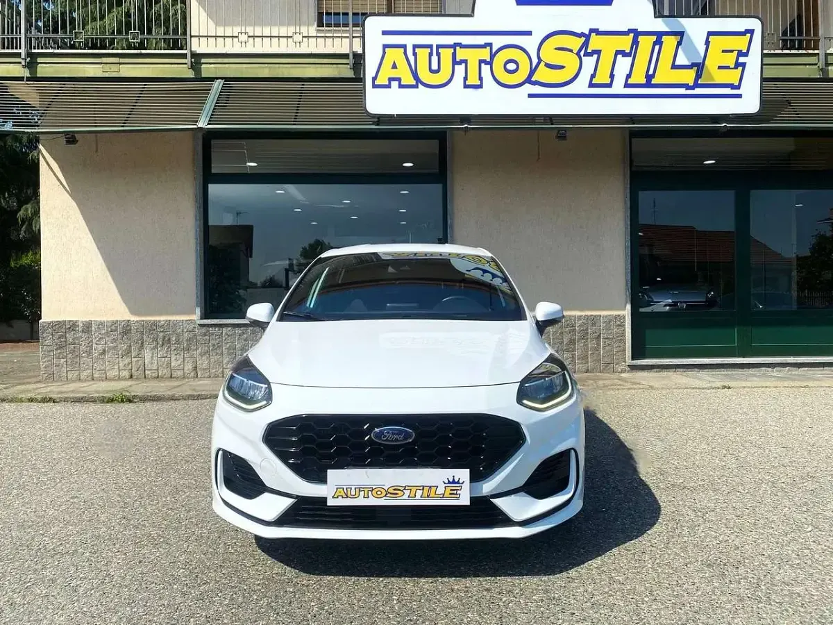 Usata Ford Fiesta ST-Line 125 CV (91 kW) 2022 Frozen white Utilitaria