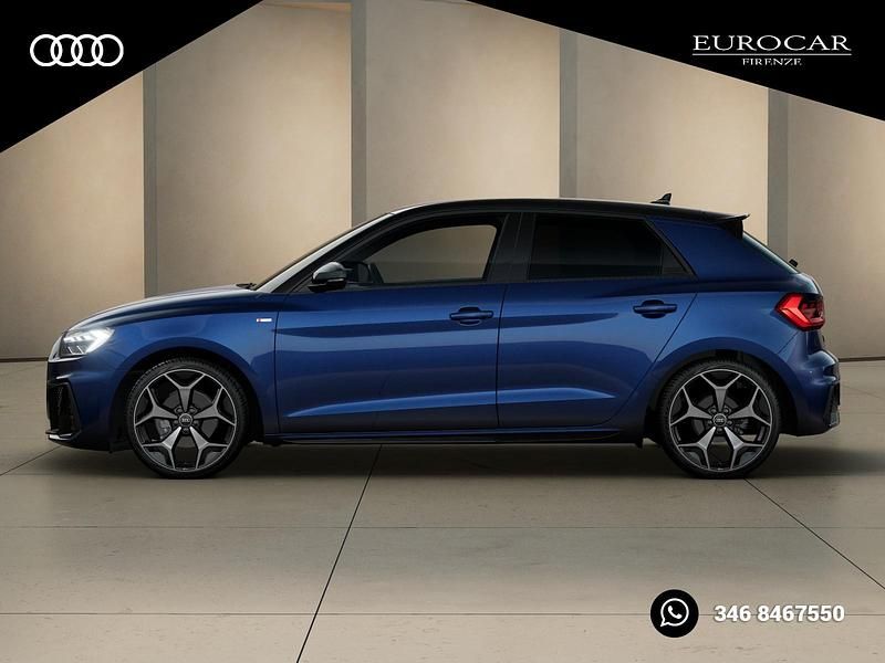 Nuova Audi A1 Sportback Design 116 CV (85 kW) 2025 Blu navarra metallizzato nero mito metal Utilitaria