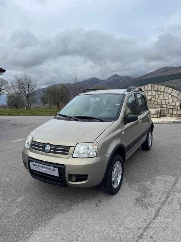 Usata Fiat Panda 4x4 Climbing 69 CV (50 kW) 2007 Beige Utilitaria