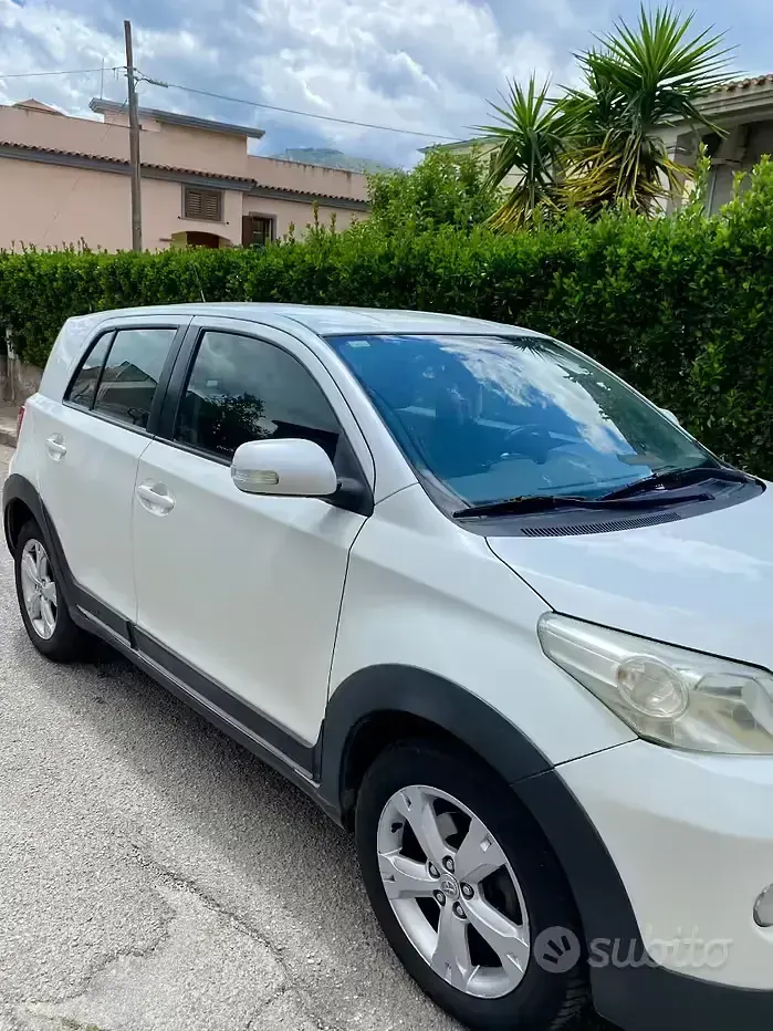 Usata Toyota Urban Cruiser 90 CV (66 kW) 2012 Bianco Utilitaria