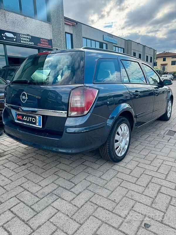 Usata Opel Astra Cosmo 101 CV (74 kW) 2008 Blu Station wagon