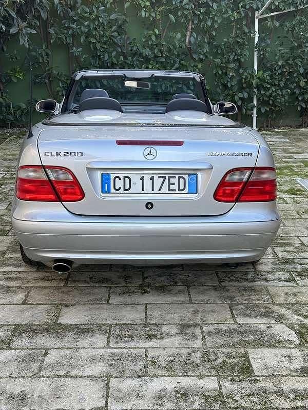 Argento Usata 2002 Mercedes CLK200 Avantgarde Cabrio | 12.000 € (Molto cara) - Immagine 1/4
