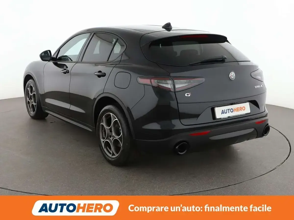 Usata Alfa Romeo Stelvio Sprint 209 CV (153 kW) 2025 Nero SUV