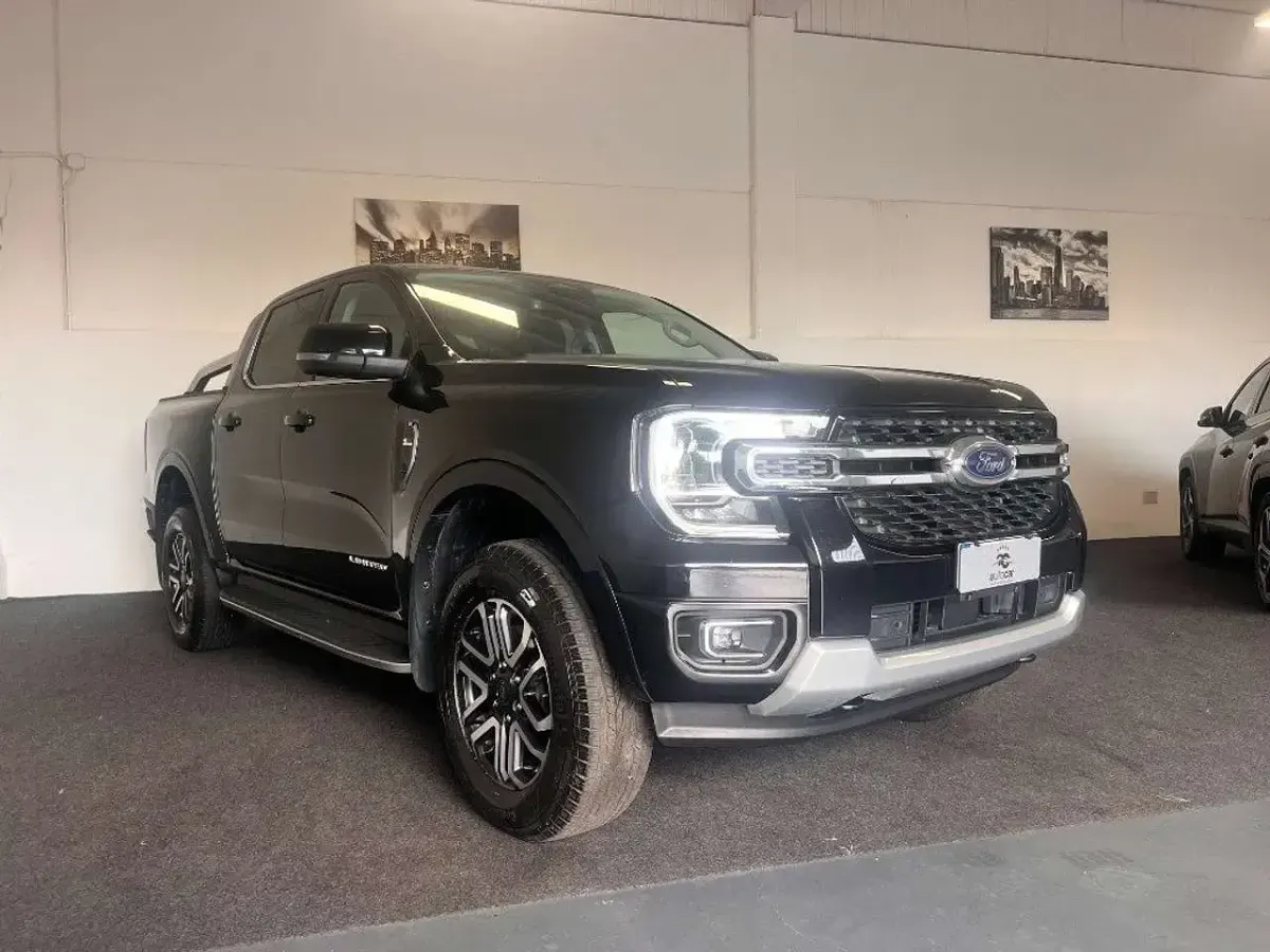 Usata Ford Ranger Limited 205 CV (150 kW) 2024 Nero Pick-up