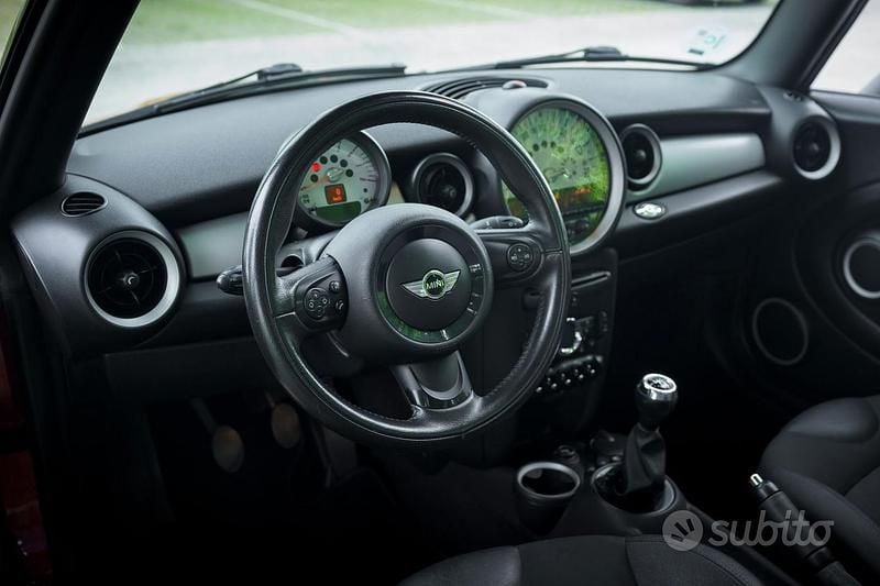 Usata Mini One Cabriolet 98 CV (72 kW) 2011 Rosso Cabrio